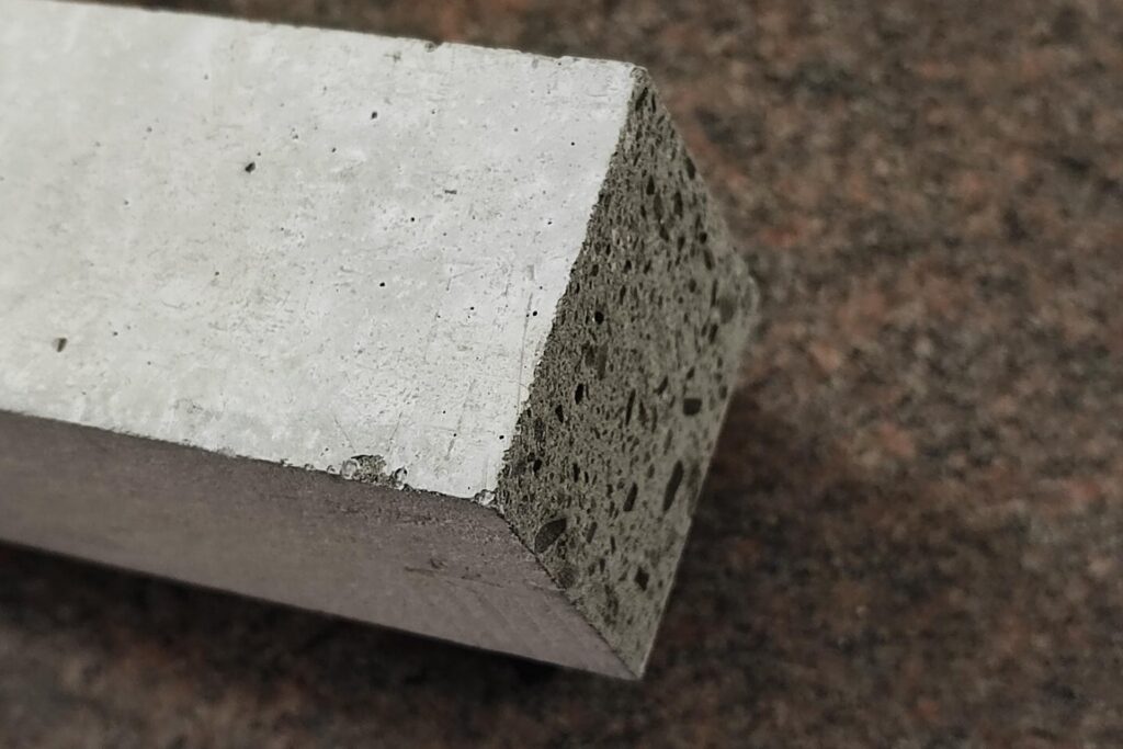 Kiviaineksen petrografia AKR näyte