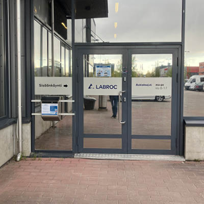 Näytepostilaatikko Helsinki, Labroc Konala